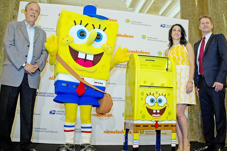 The induction ceremony featured, from left, Allen Kane, director of the National Postal Museum; SpongeBob SquarePants; Sharon Cohen, an executive vice president for Nickelodeon; and Chris Karpenko, the Postal Service’s brand marketing executive director.
