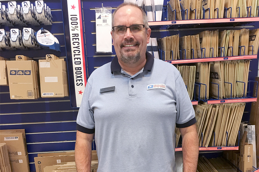 Culpeper, VA, Retail Associate Scott Hicks